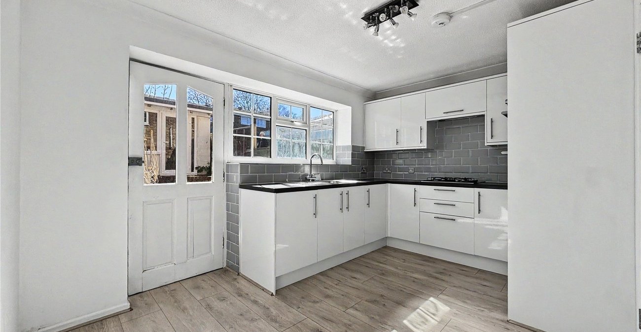 4 bedroom property for sale in Rainham | Robinson Michael & Jackson