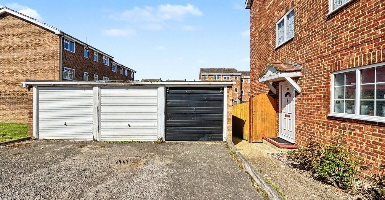 4 bedroom property for sale in Rainham | Robinson Michael & Jackson