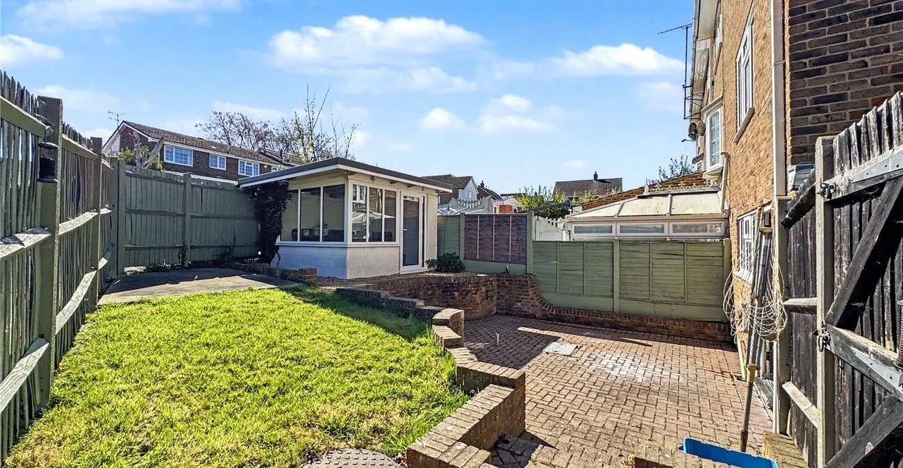 4 bedroom property for sale in Rainham | Robinson Michael & Jackson