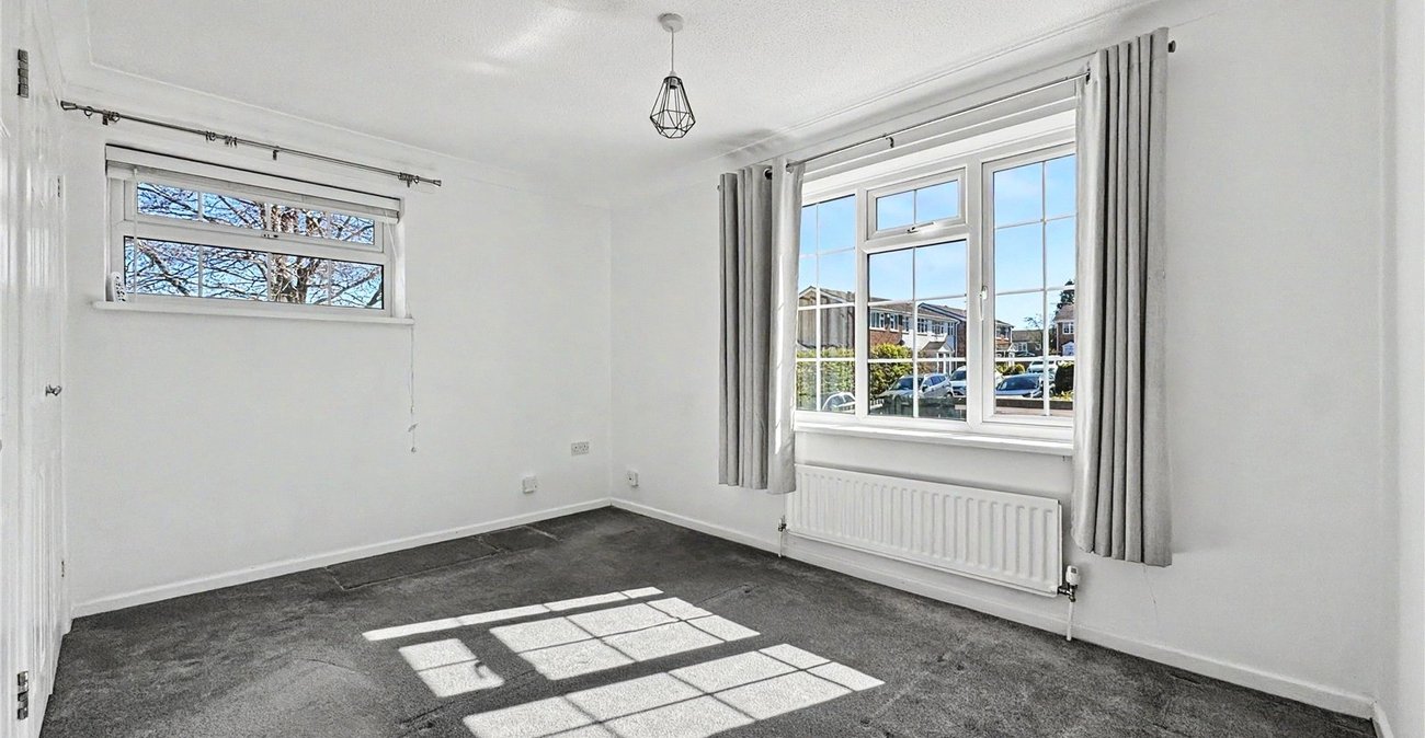 4 bedroom property for sale in Rainham | Robinson Michael & Jackson