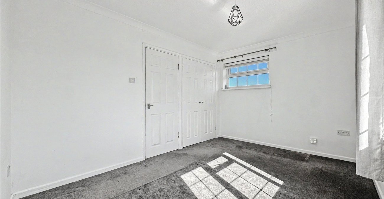 4 bedroom property for sale in Rainham | Robinson Michael & Jackson