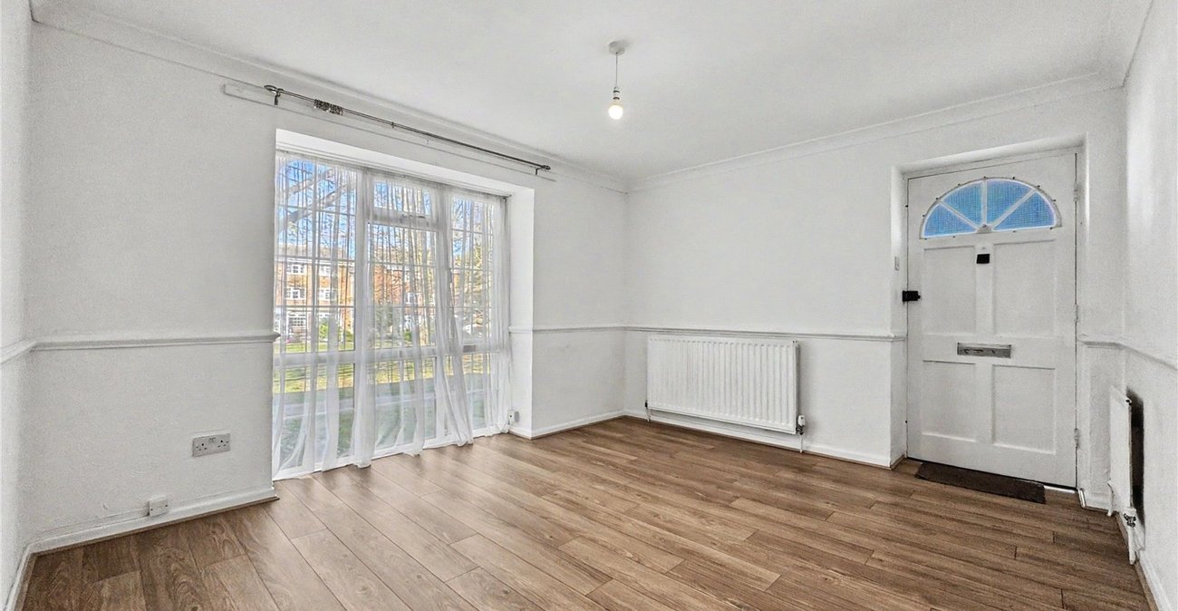 4 bedroom property for sale in Rainham | Robinson Michael & Jackson