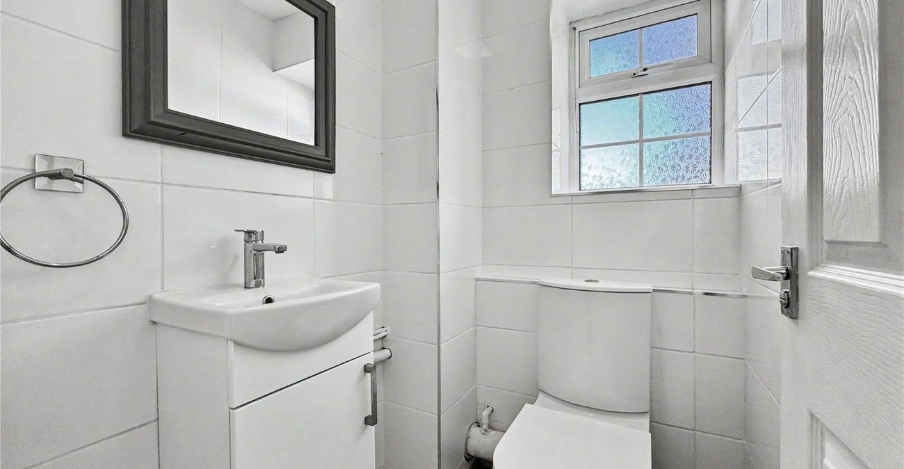 4 bedroom property for sale in Rainham | Robinson Michael & Jackson