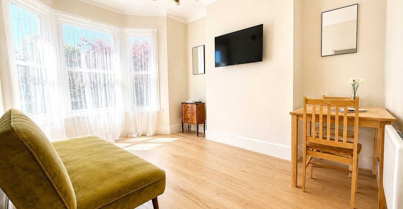 1 bedroom property for sale in London | Robinson Jackson