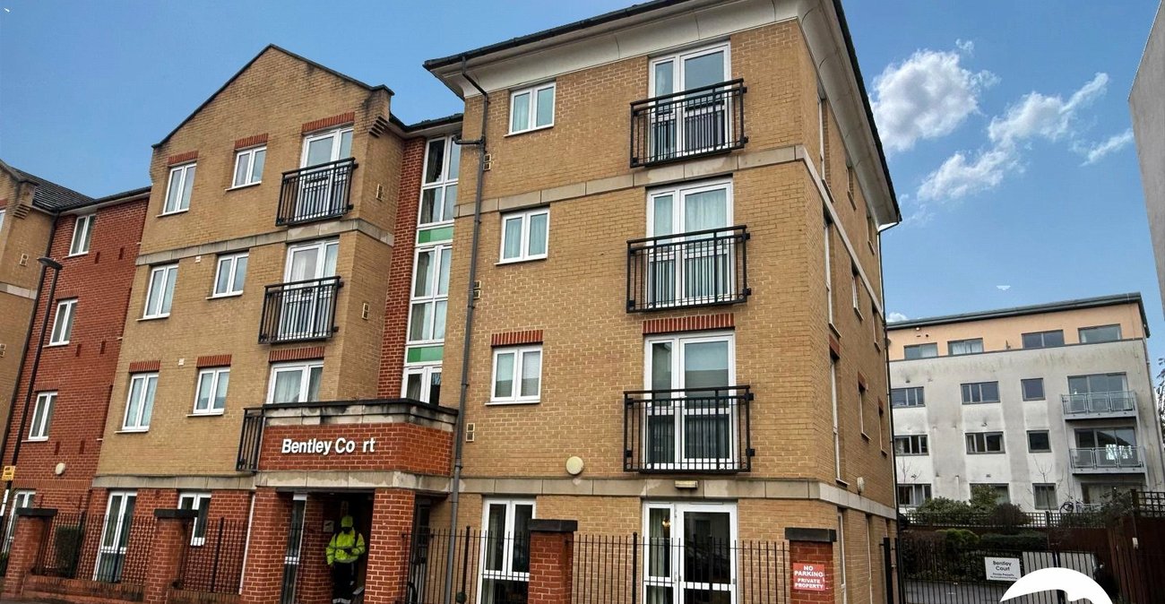 2 bedroom property for sale in Ladywell | Robinson Jackson