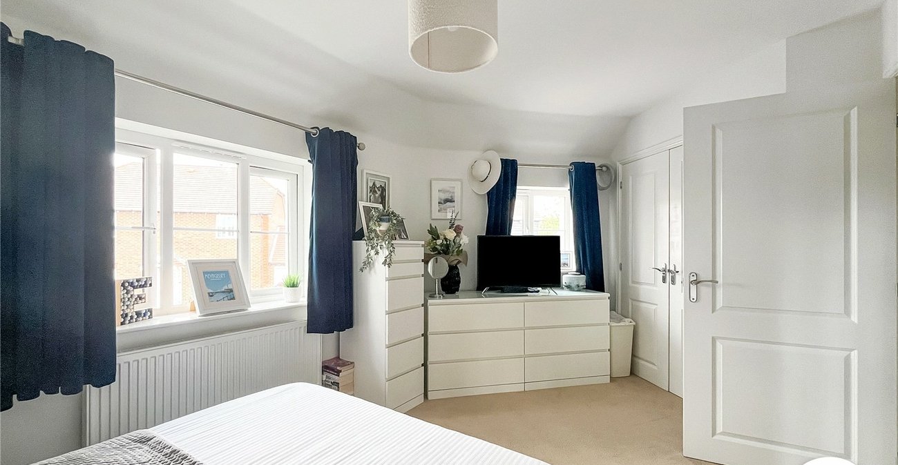 2 bedroom property for sale in Iwade | Robinson Michael & Jackson