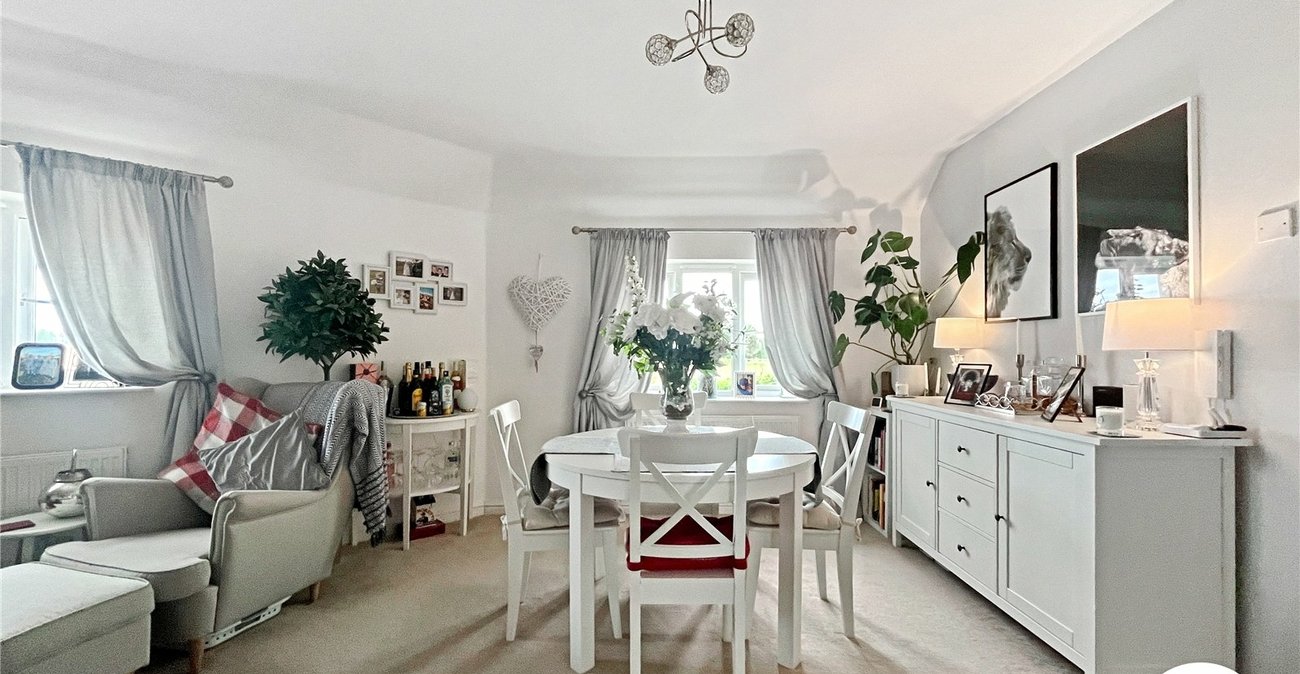 2 bedroom property for sale in Iwade | Robinson Michael & Jackson