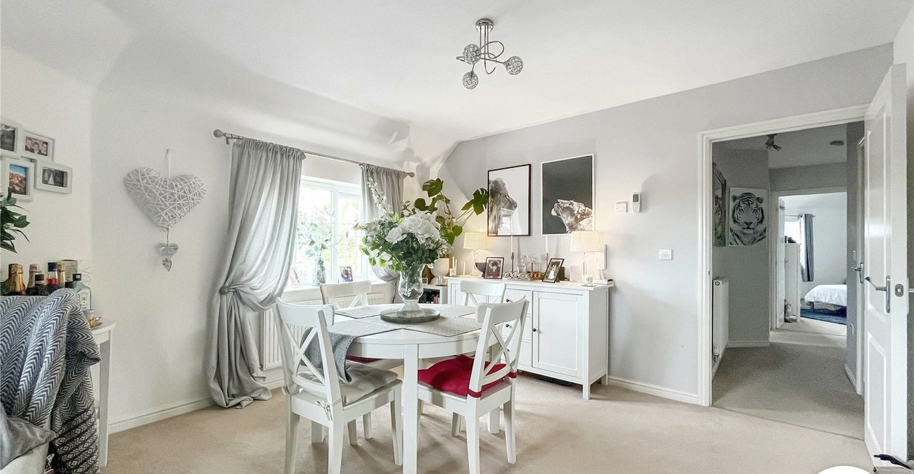 2 bedroom property for sale in Iwade | Robinson Michael & Jackson