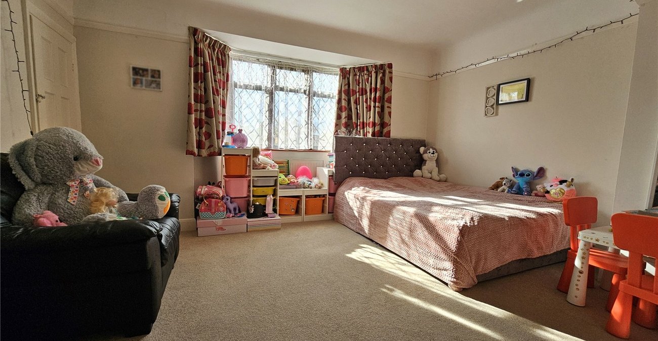 2 bedroom house for sale in Bromley | Robinson Jackson