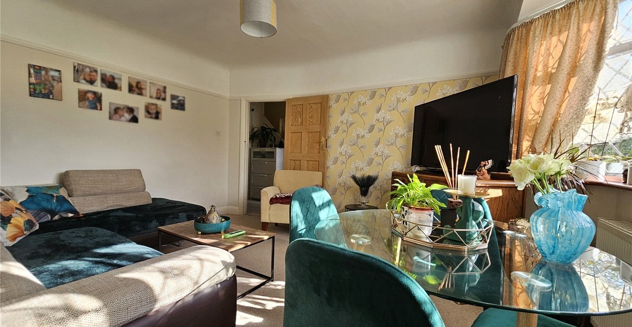 2 bedroom house for sale in Bromley | Robinson Jackson