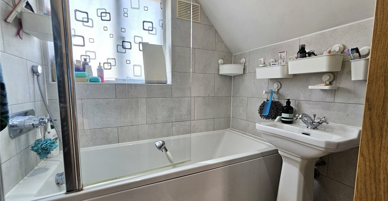 2 bedroom house for sale in Bromley | Robinson Jackson