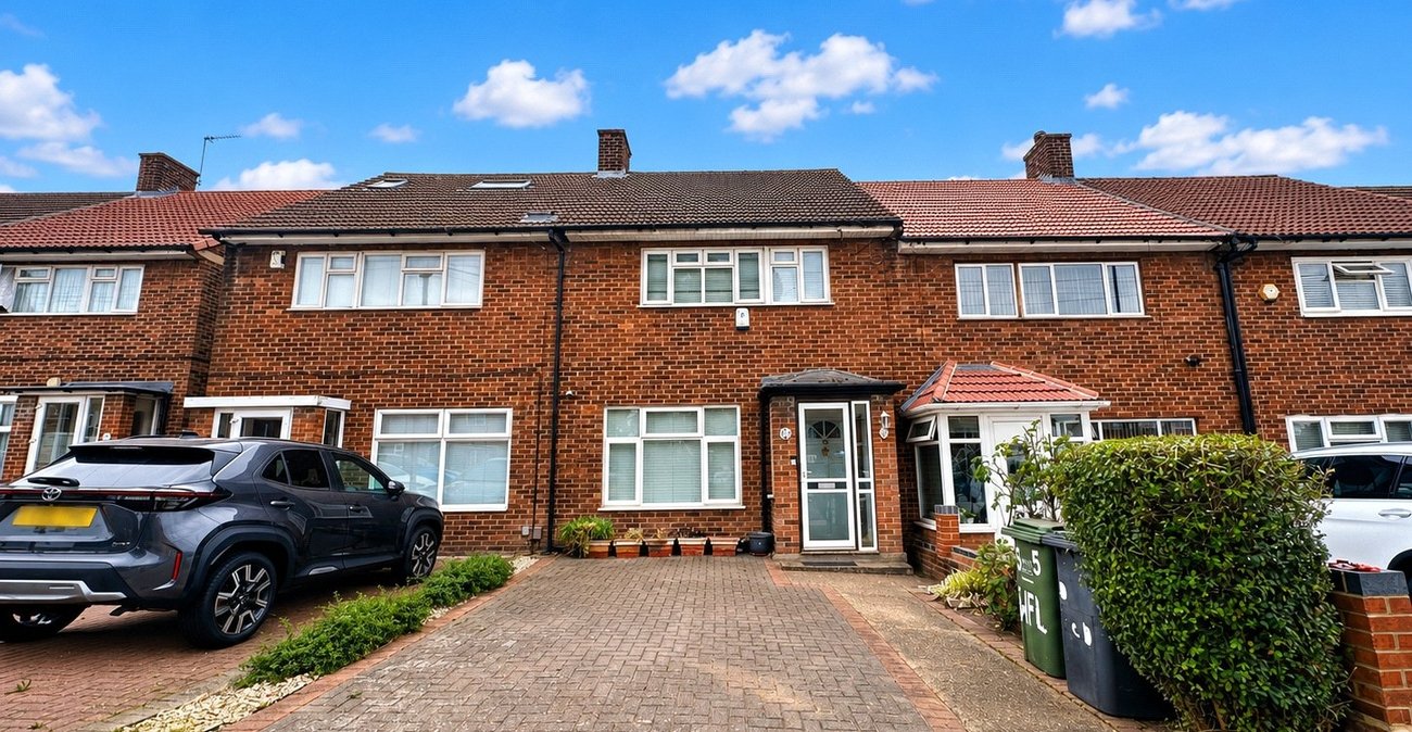 3 bedroom house for sale in Bromley | Robinson Jackson