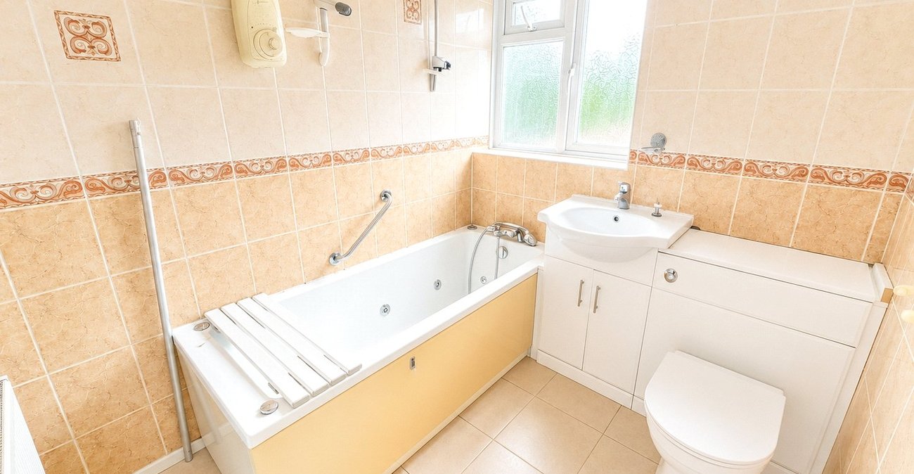3 bedroom house for sale in Bromley | Robinson Jackson