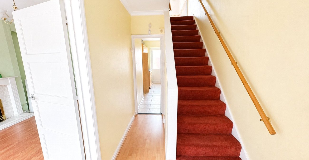 3 bedroom house for sale in Bromley | Robinson Jackson