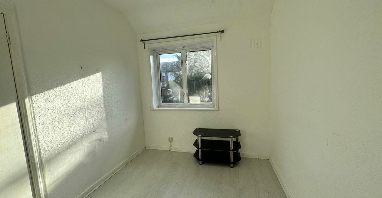 2 bedroom house for sale in Bromley | Robinson Jackson