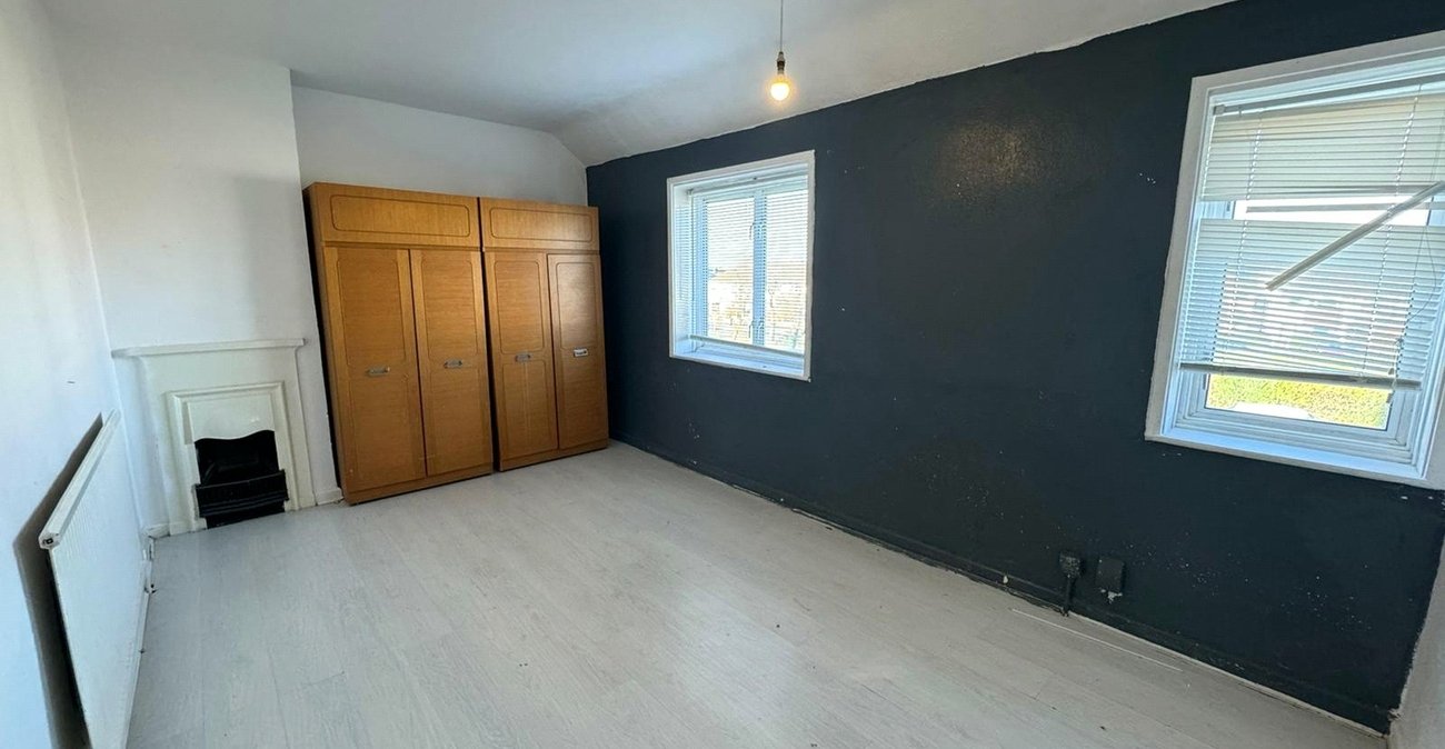 2 bedroom house for sale in Bromley | Robinson Jackson