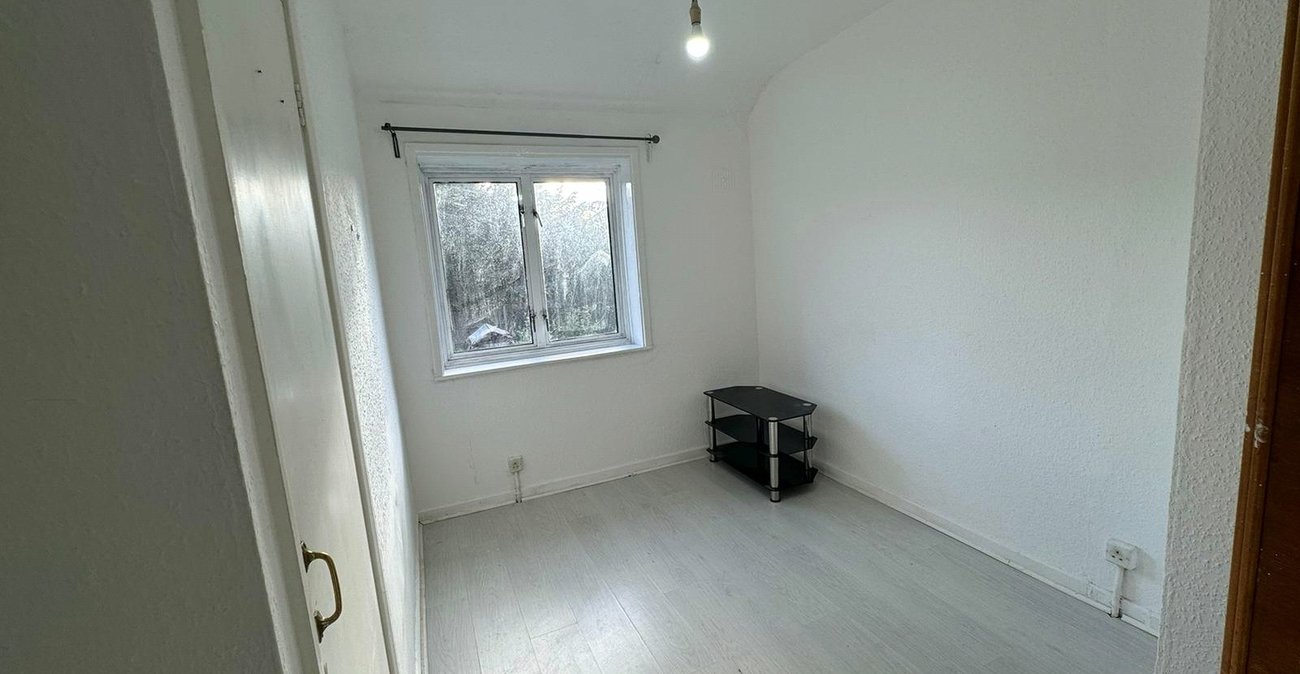 2 bedroom house for sale in Bromley | Robinson Jackson