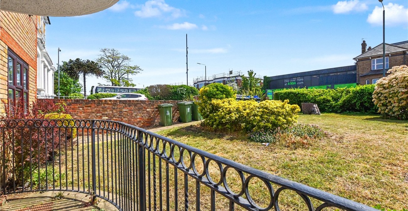 2 bedroom property for sale in Bexleyheath | Robinson Jackson