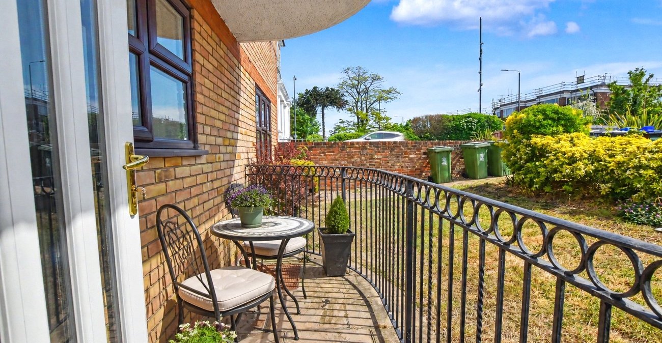 2 bedroom property for sale in Bexleyheath | Robinson Jackson