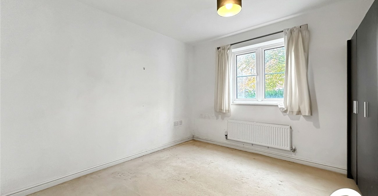 1 bedroom property for sale in Strood | Robinson Michael & Jackson