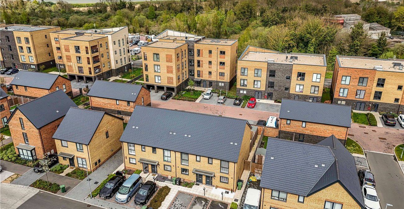 2 bedroom house for sale in Greenhithe | Robinson Jackson