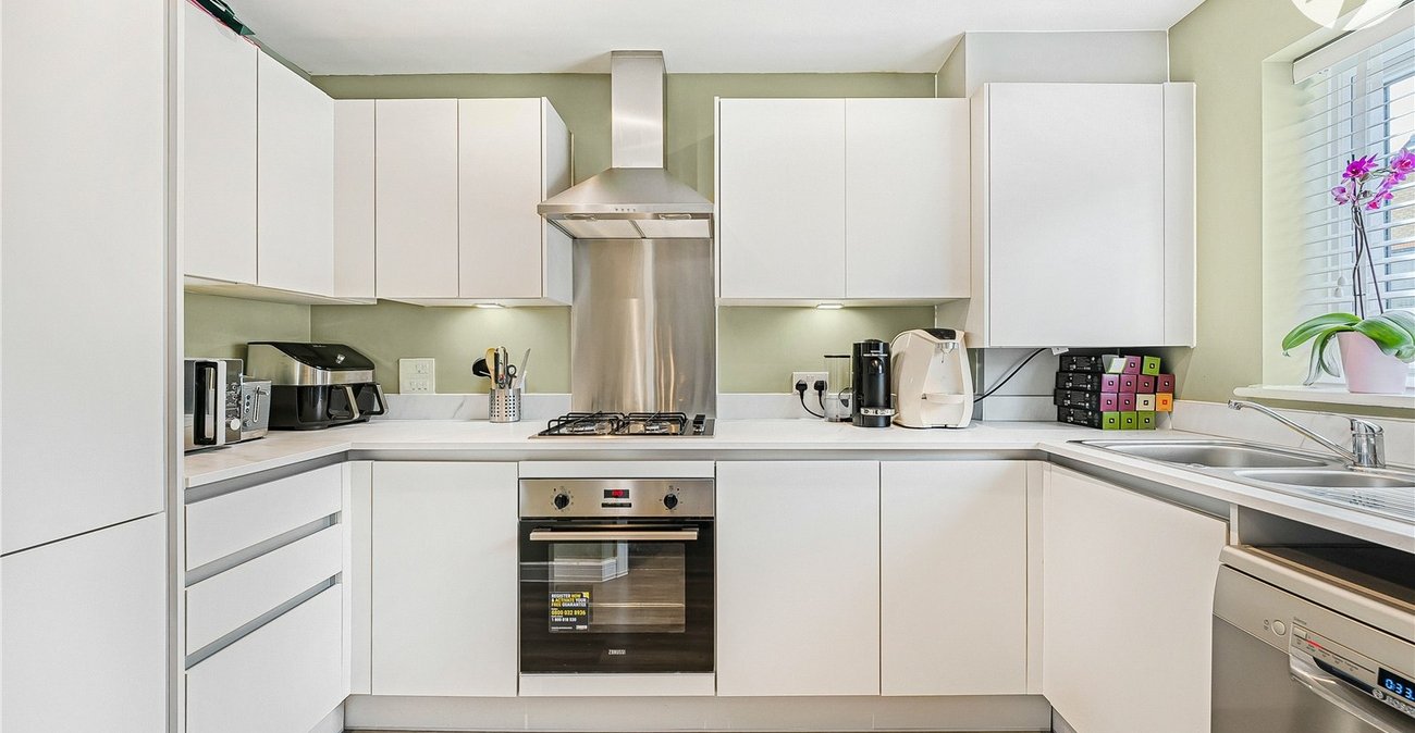 2 bedroom house for sale in Greenhithe | Robinson Jackson