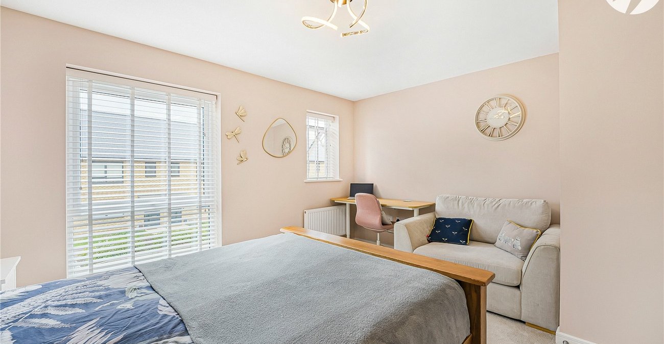 2 bedroom house for sale in Greenhithe | Robinson Jackson