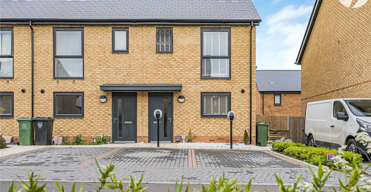 2 bedroom house for sale in Greenhithe | Robinson Jackson