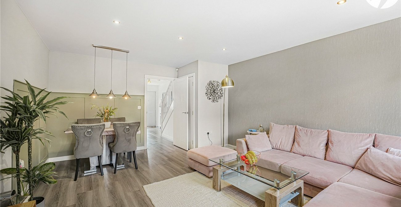 2 bedroom house for sale in Greenhithe | Robinson Jackson