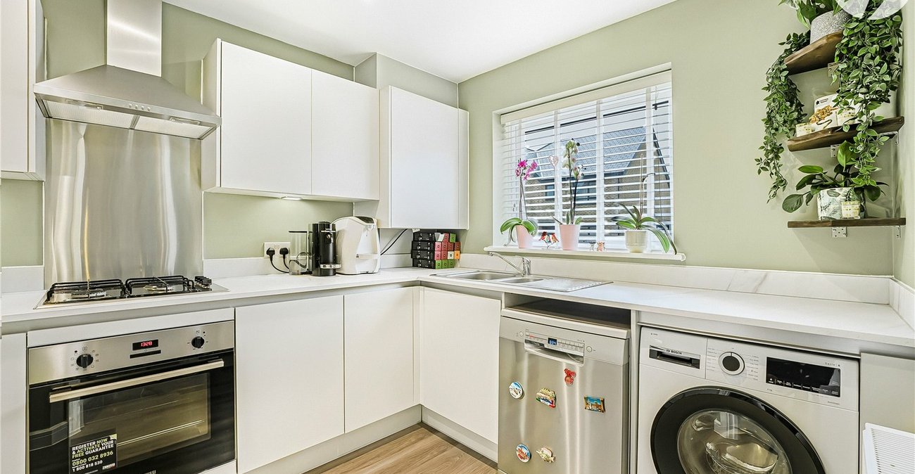 2 bedroom house for sale in Greenhithe | Robinson Jackson