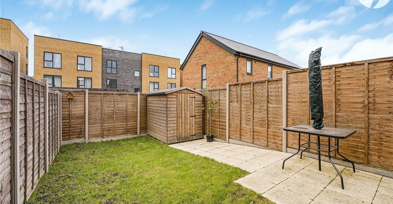 2 bedroom house for sale in Greenhithe | Robinson Jackson