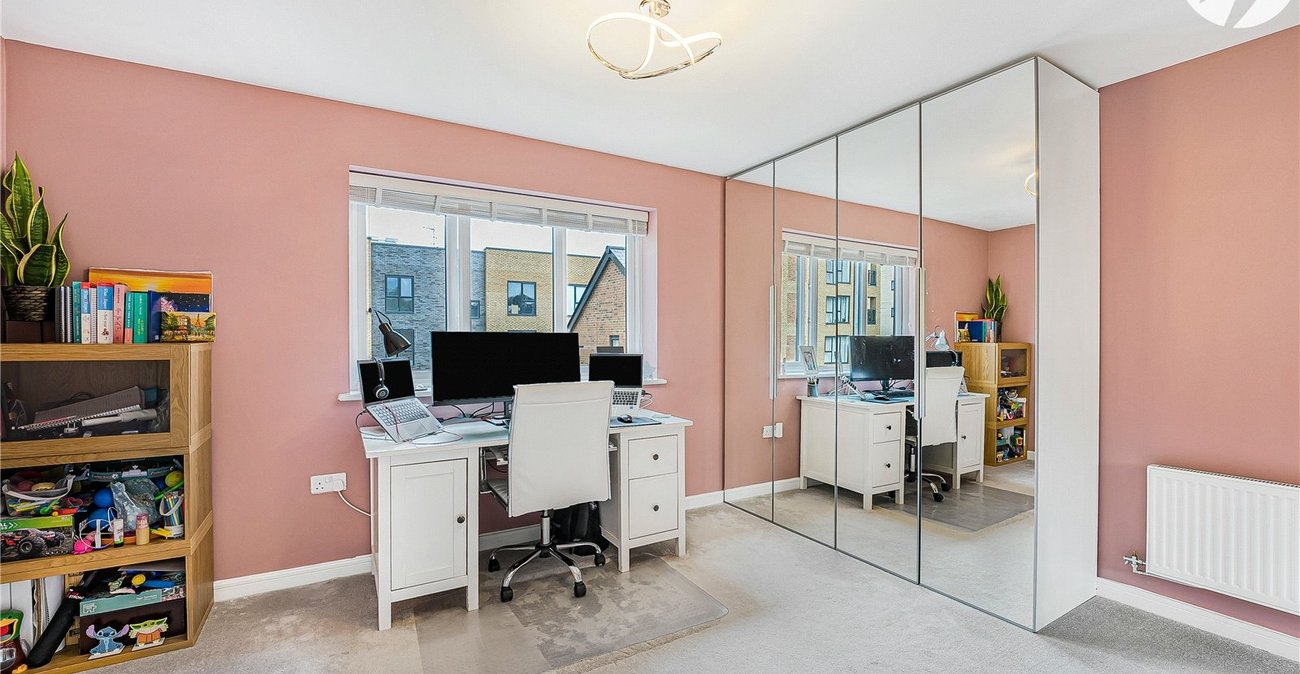 2 bedroom house for sale in Greenhithe | Robinson Jackson