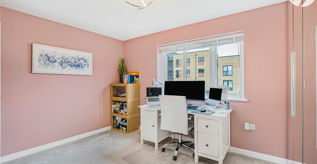 2 bedroom house for sale in Greenhithe | Robinson Jackson