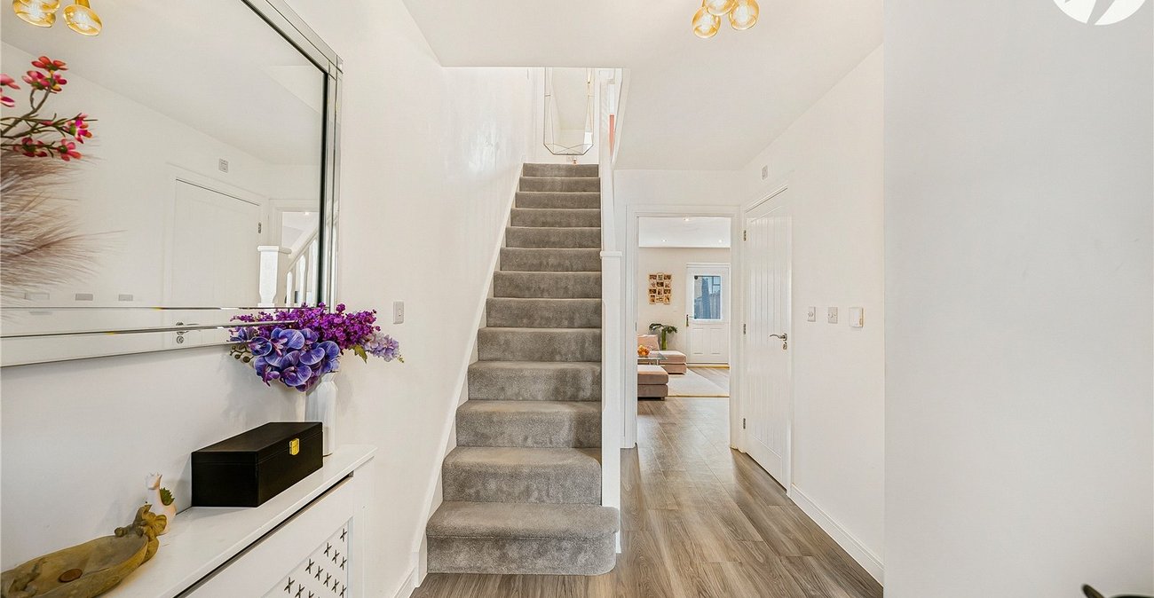 2 bedroom house for sale in Greenhithe | Robinson Jackson