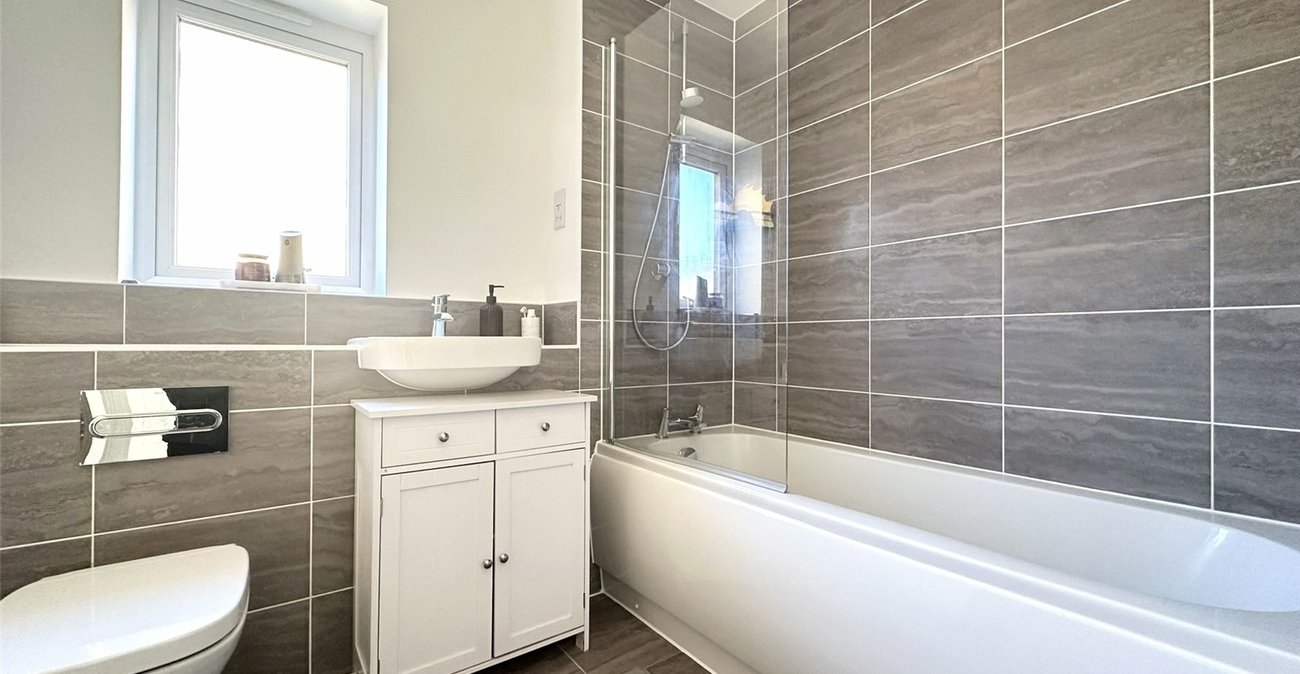 3 bedroom house for sale in Greenhithe | Robinson Jackson