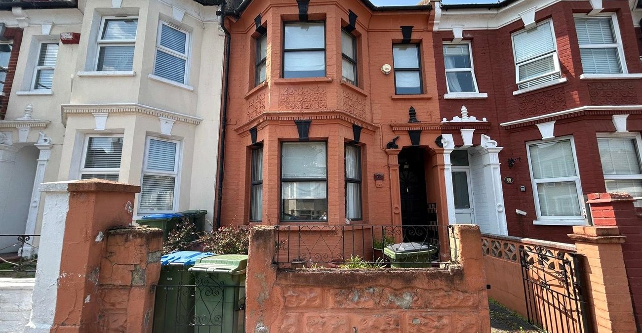 3 bedroom house for sale in Woolwich | Robinson Jackson