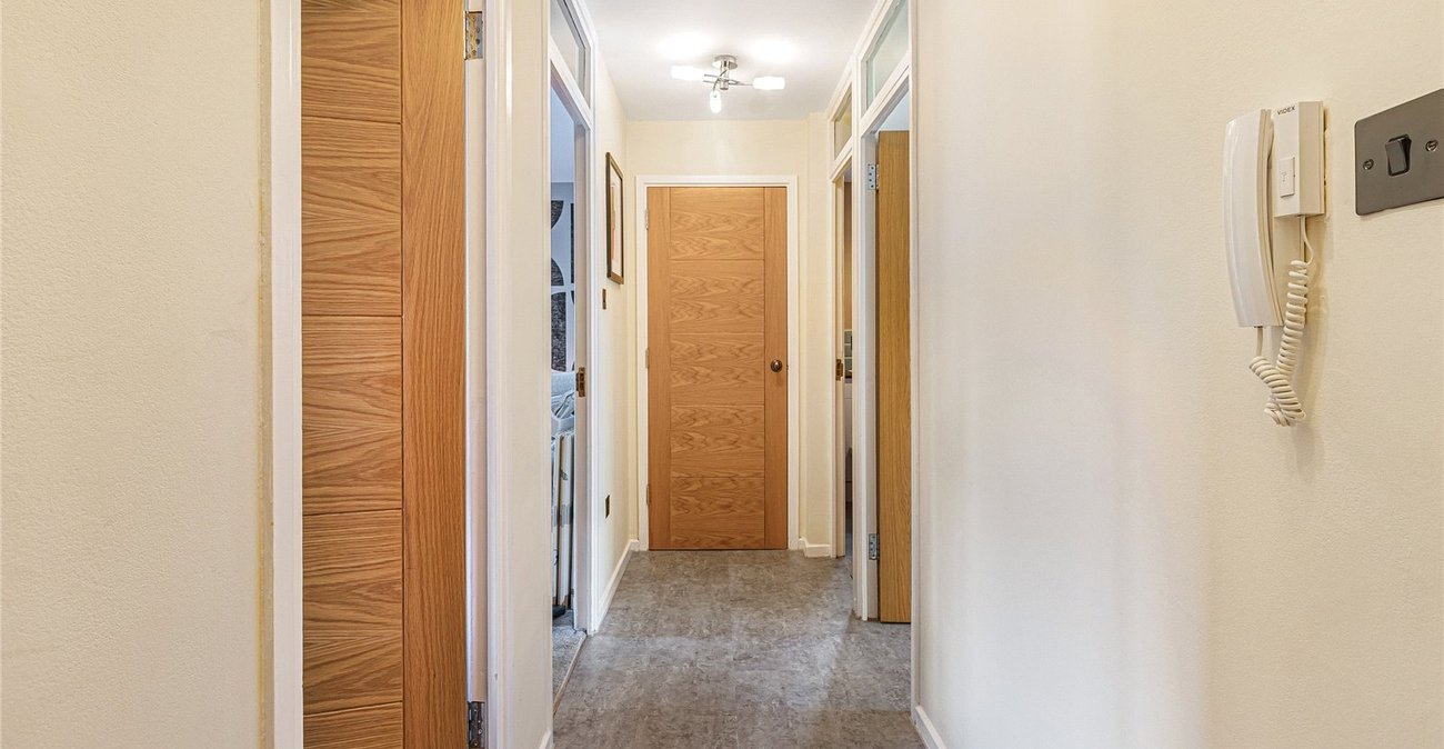 2 bedroom property for sale in Welling | Robinson Jackson