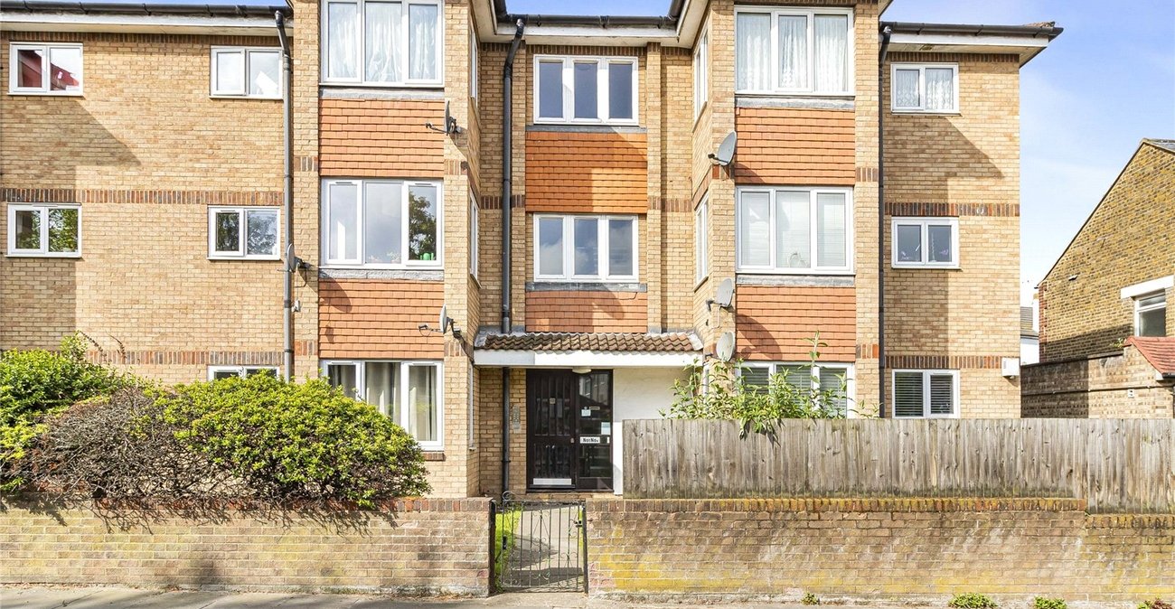 2 bedroom property for sale in Welling | Robinson Jackson