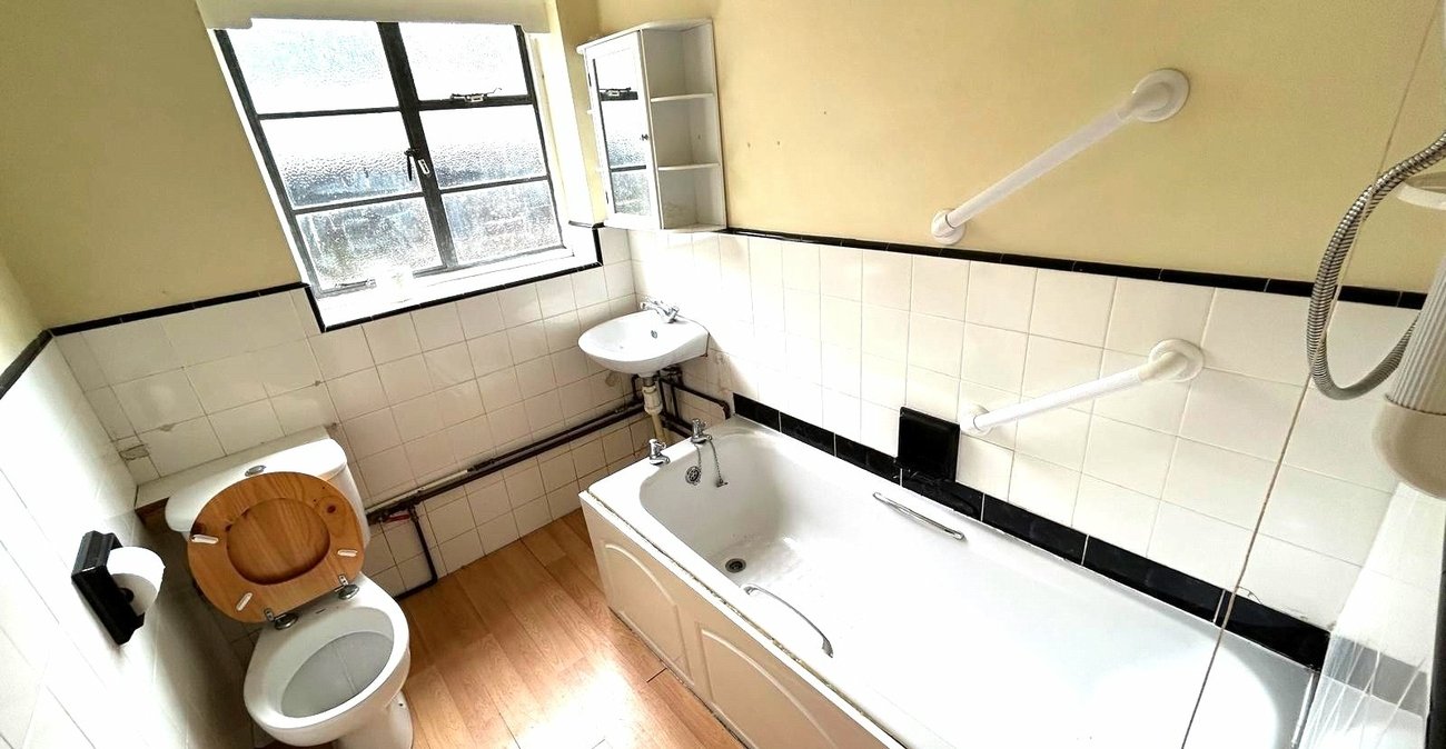 2 bedroom property for sale in Welling | Robinson Jackson