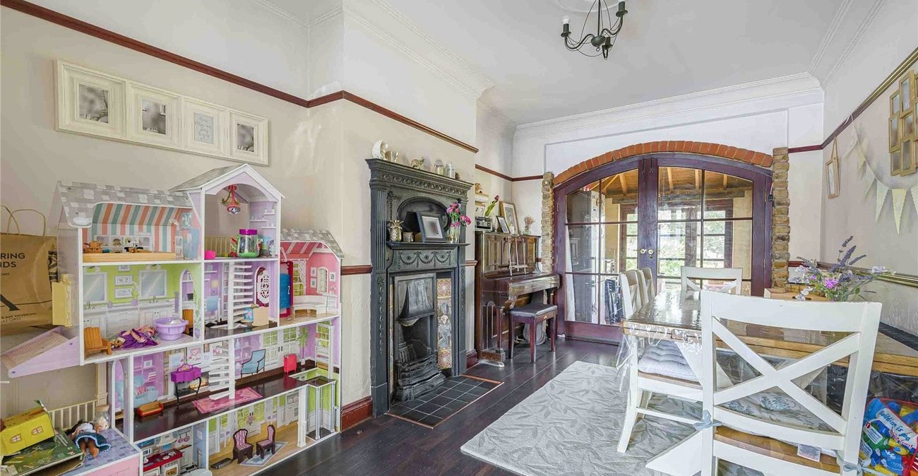 3 bedroom house for sale in Welling | Robinson Jackson