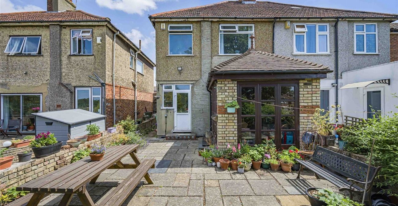 3 bedroom house for sale in Welling | Robinson Jackson