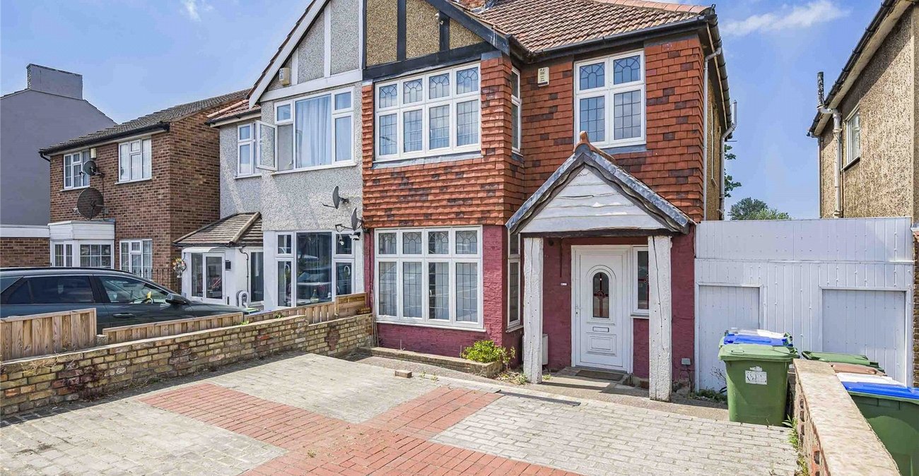 3 bedroom house for sale in Welling | Robinson Jackson