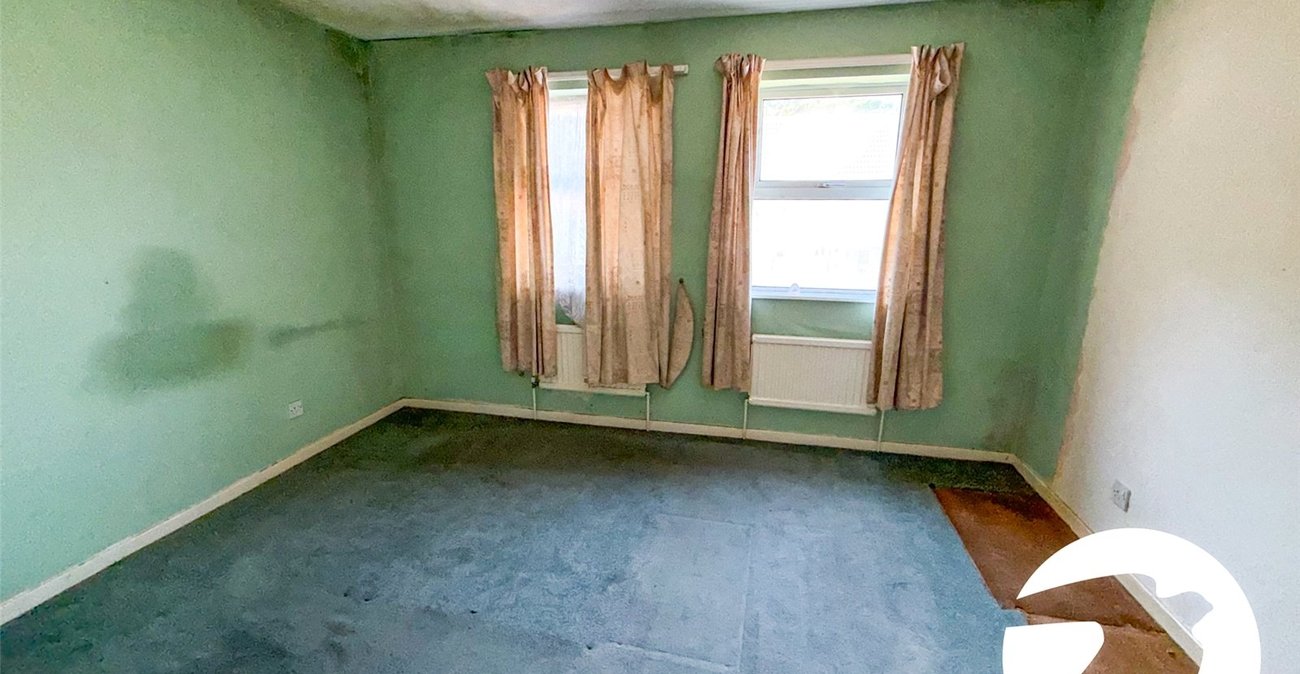 2 bedroom house for sale in London | Robinson Jackson