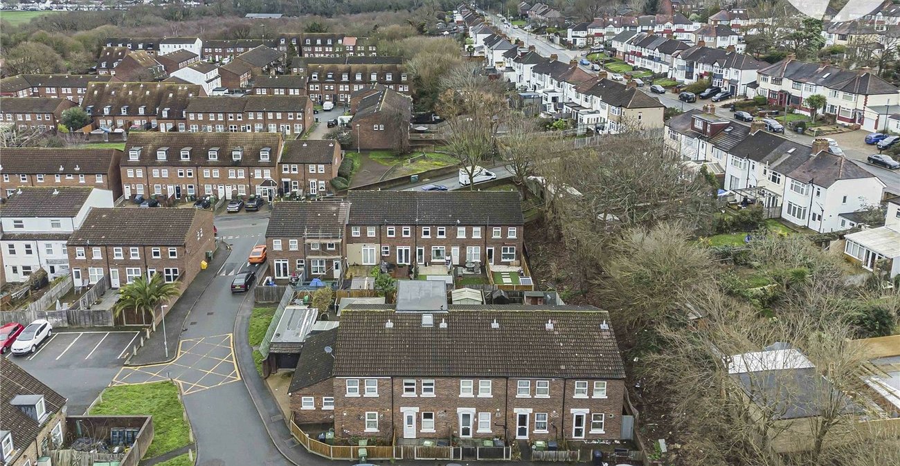 4 bedroom house for sale in Mottingham | Robinson Jackson