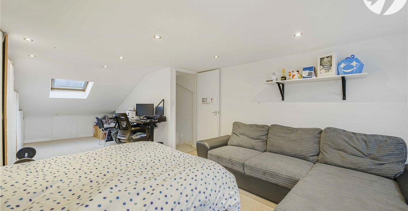 4 bedroom house for sale in Mottingham | Robinson Jackson