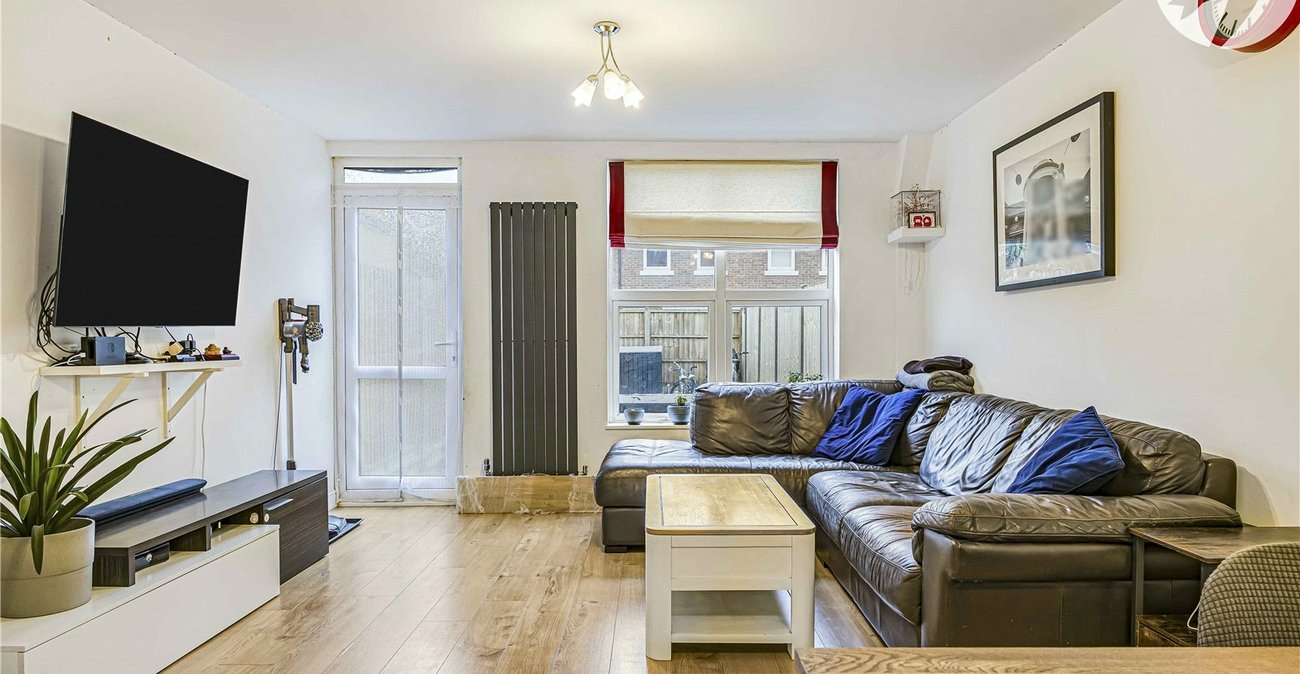 4 bedroom house for sale in Mottingham | Robinson Jackson