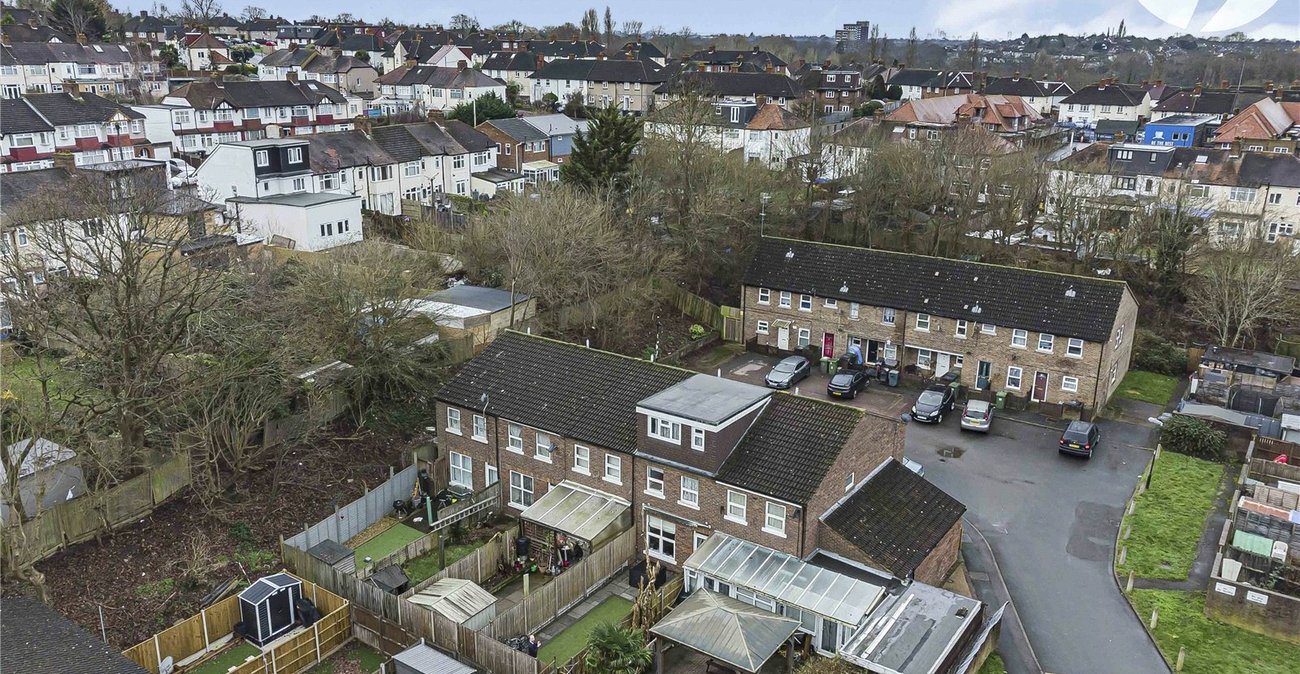 4 bedroom house for sale in Mottingham | Robinson Jackson