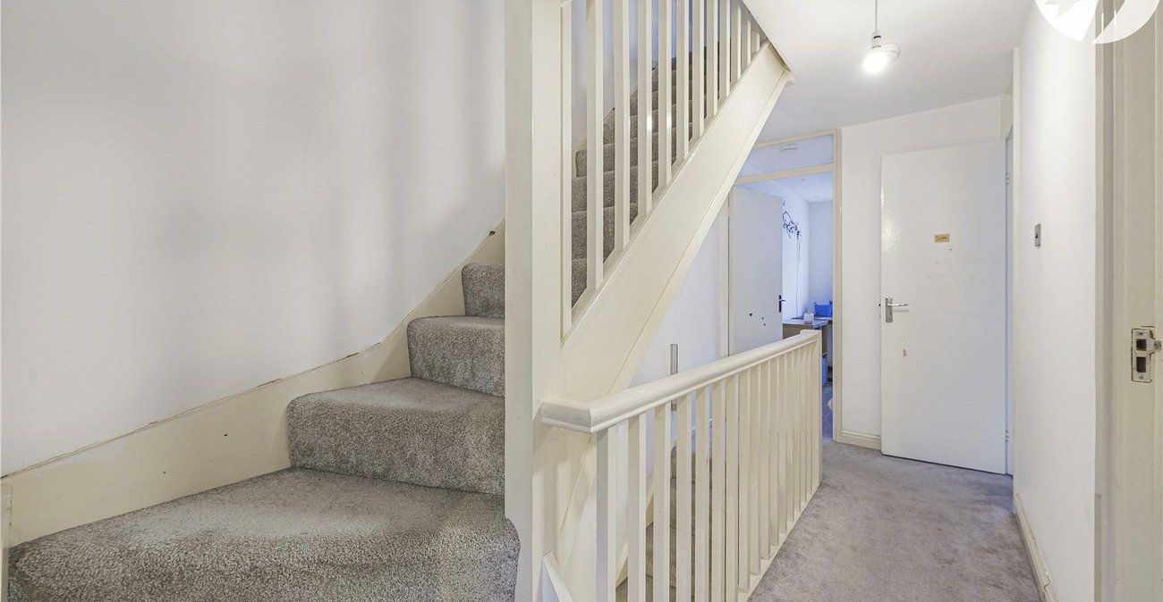 4 bedroom house for sale in Mottingham | Robinson Jackson