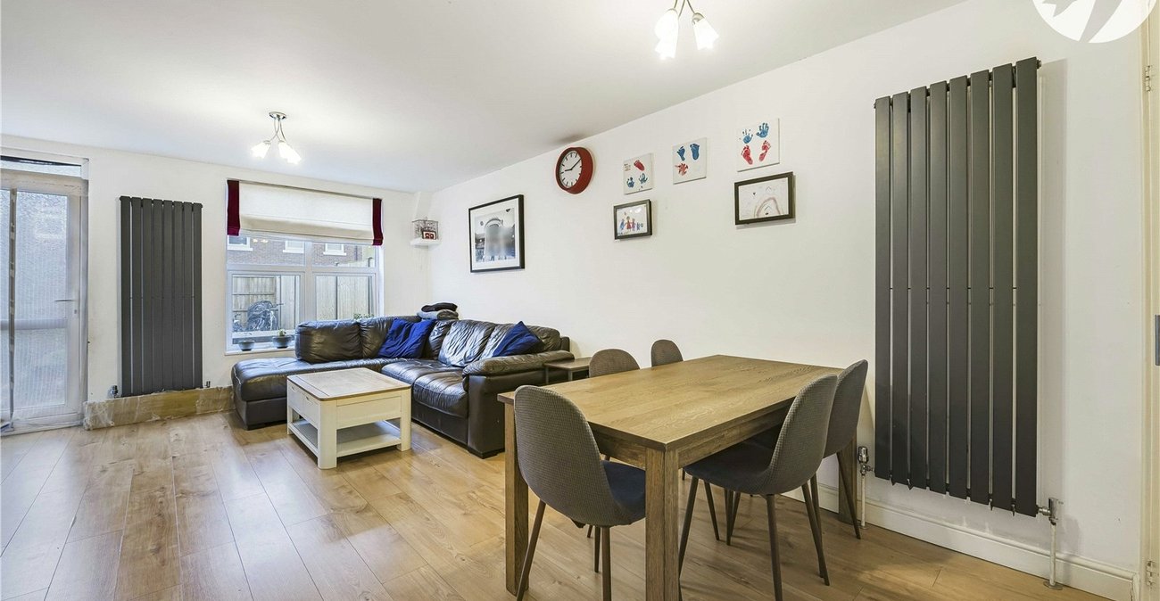 4 bedroom house for sale in Mottingham | Robinson Jackson