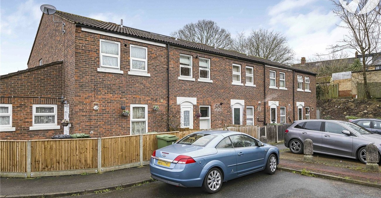 4 bedroom house for sale in Mottingham | Robinson Jackson